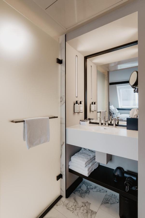 The Nox Hotel Utrecht Bagian luar foto