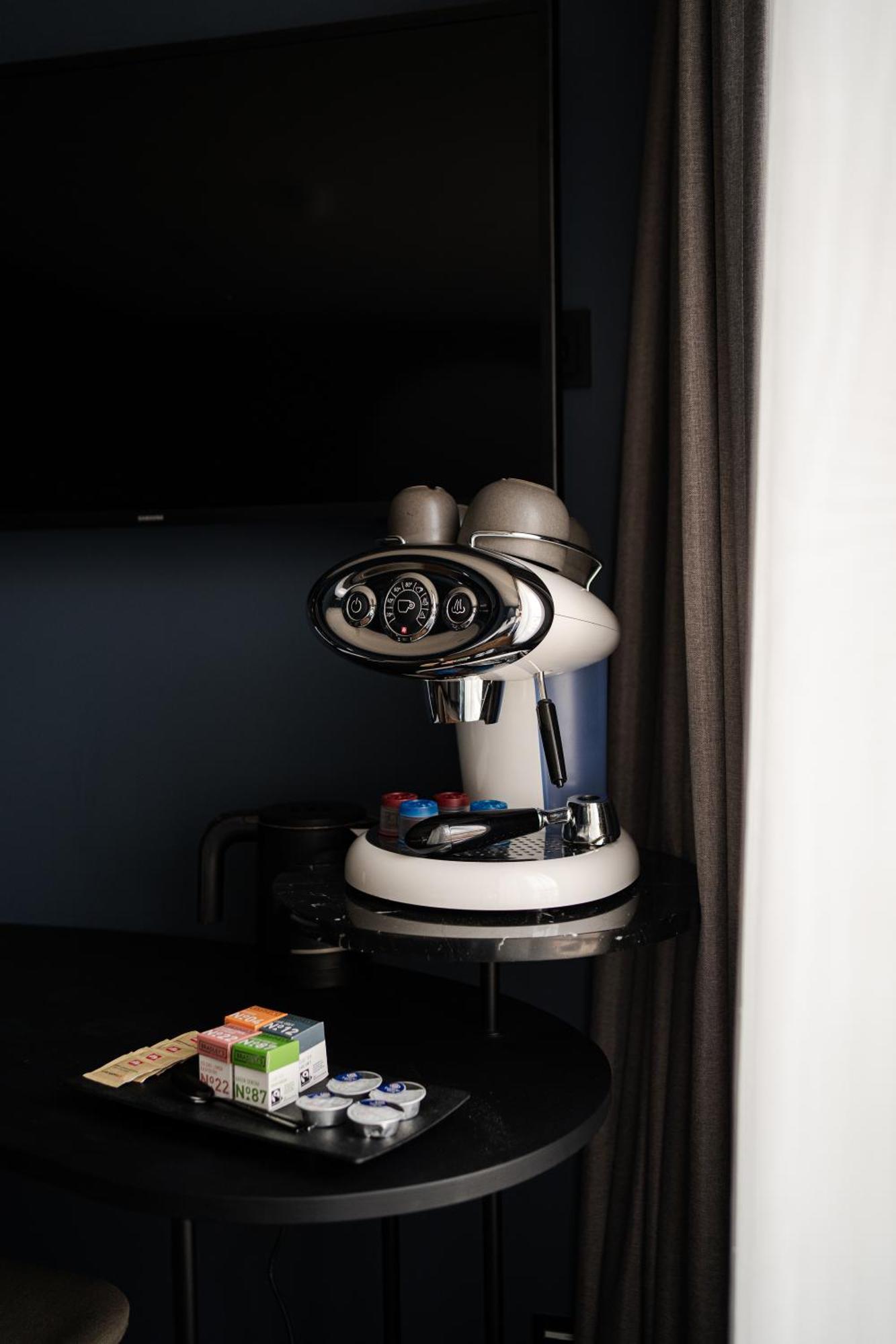 The Nox Hotel Utrecht Bagian luar foto